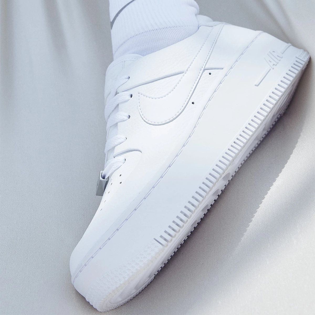 کفش زنانه نایکی مدل Nike Air Force 1 Sage Low AR5339